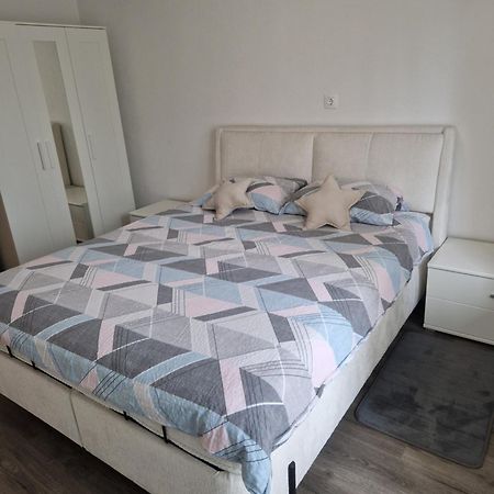 Apartma-Sobe Lejla Vipava Kültér fotó