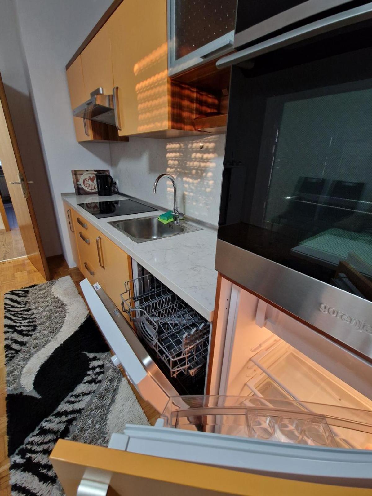 Apartma-Sobe Lejla Vipava Kültér fotó