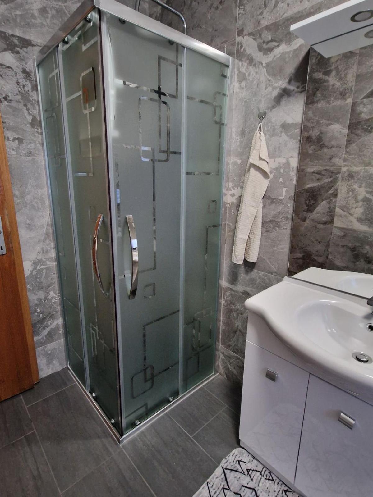 Apartma-Sobe Lejla Vipava Kültér fotó