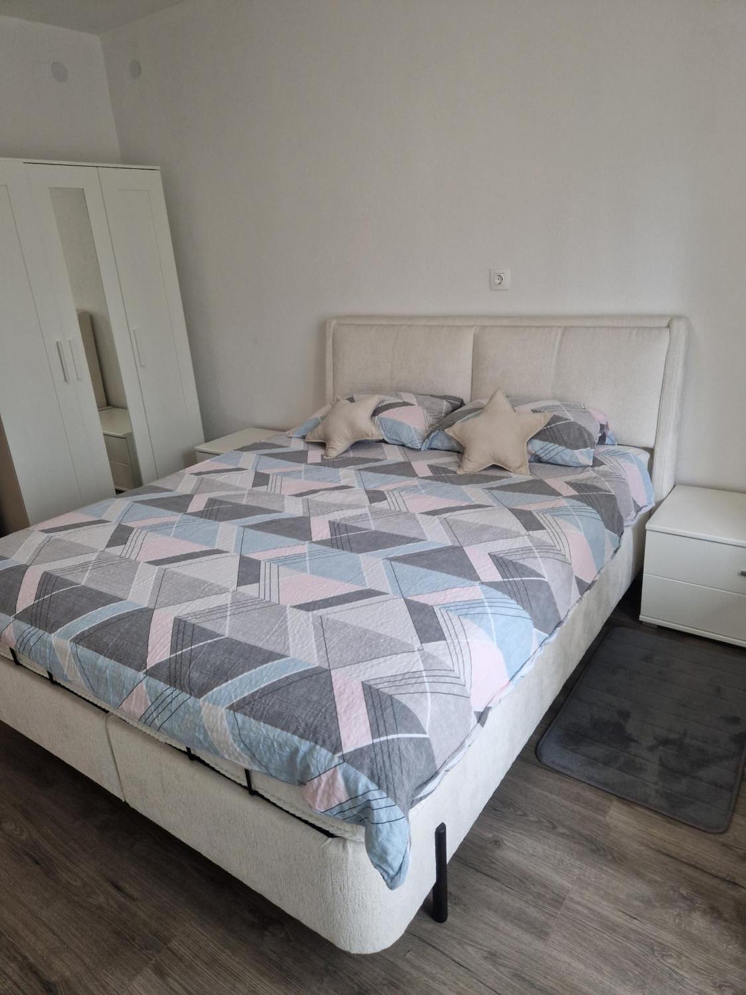 Apartma-Sobe Lejla Vipava Kültér fotó
